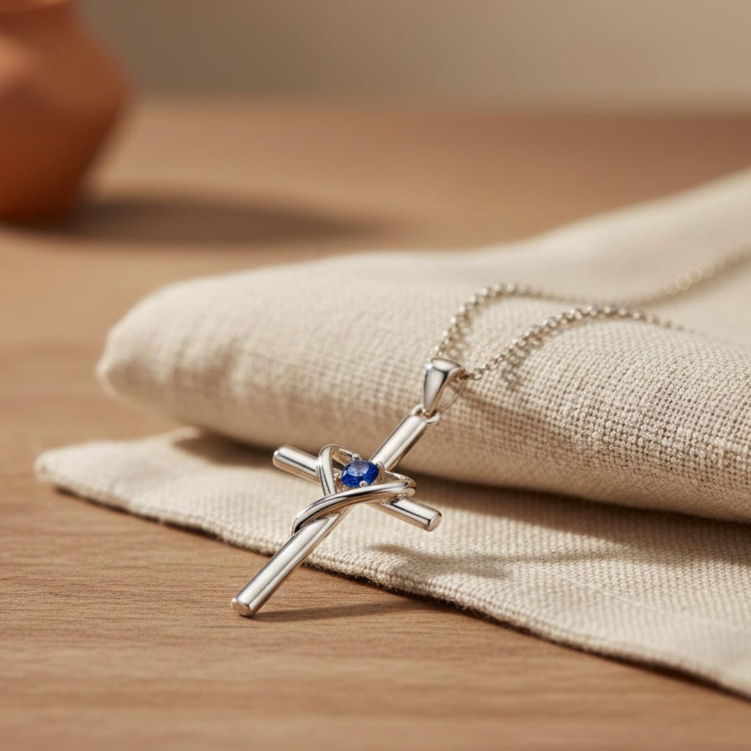 Saphir Kreuz Halskette aus Weißgold