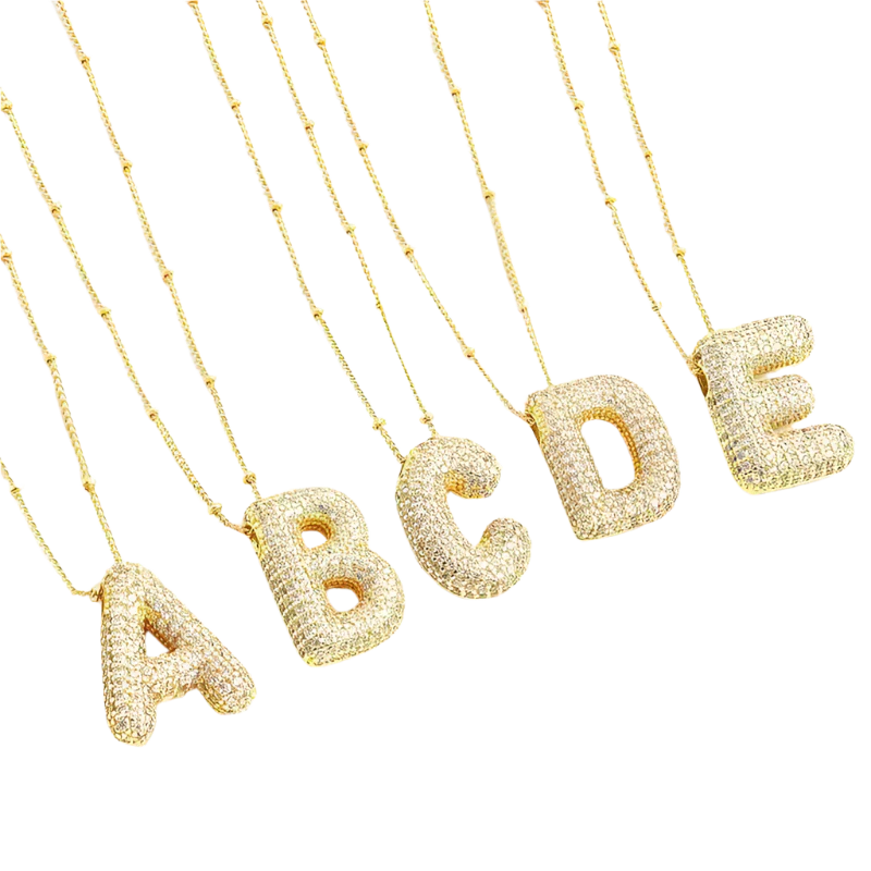 Buchstaben-Halskette mit Gold-Initialen
