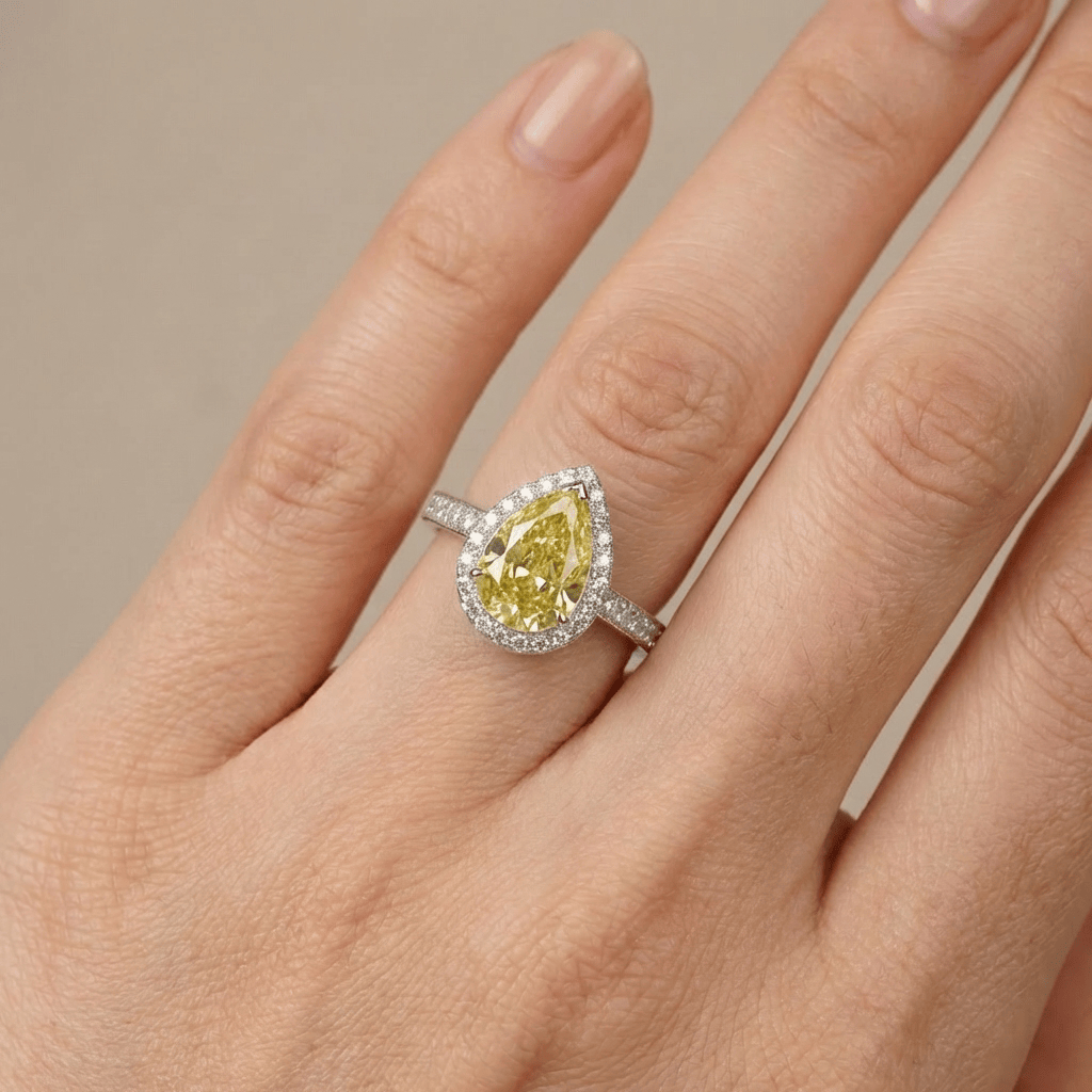 Gelber Birnen-Zirkonia-Halo-Ring