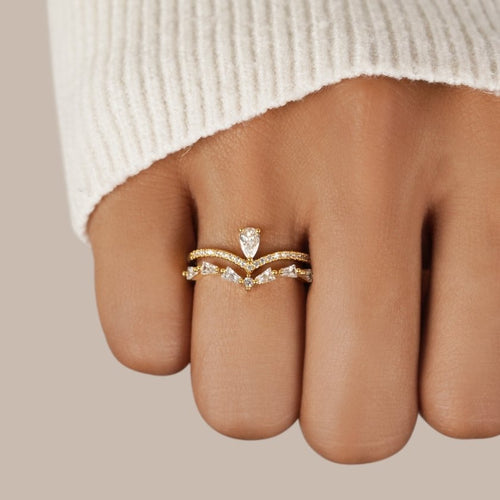 Chic Crystal Aura Ring