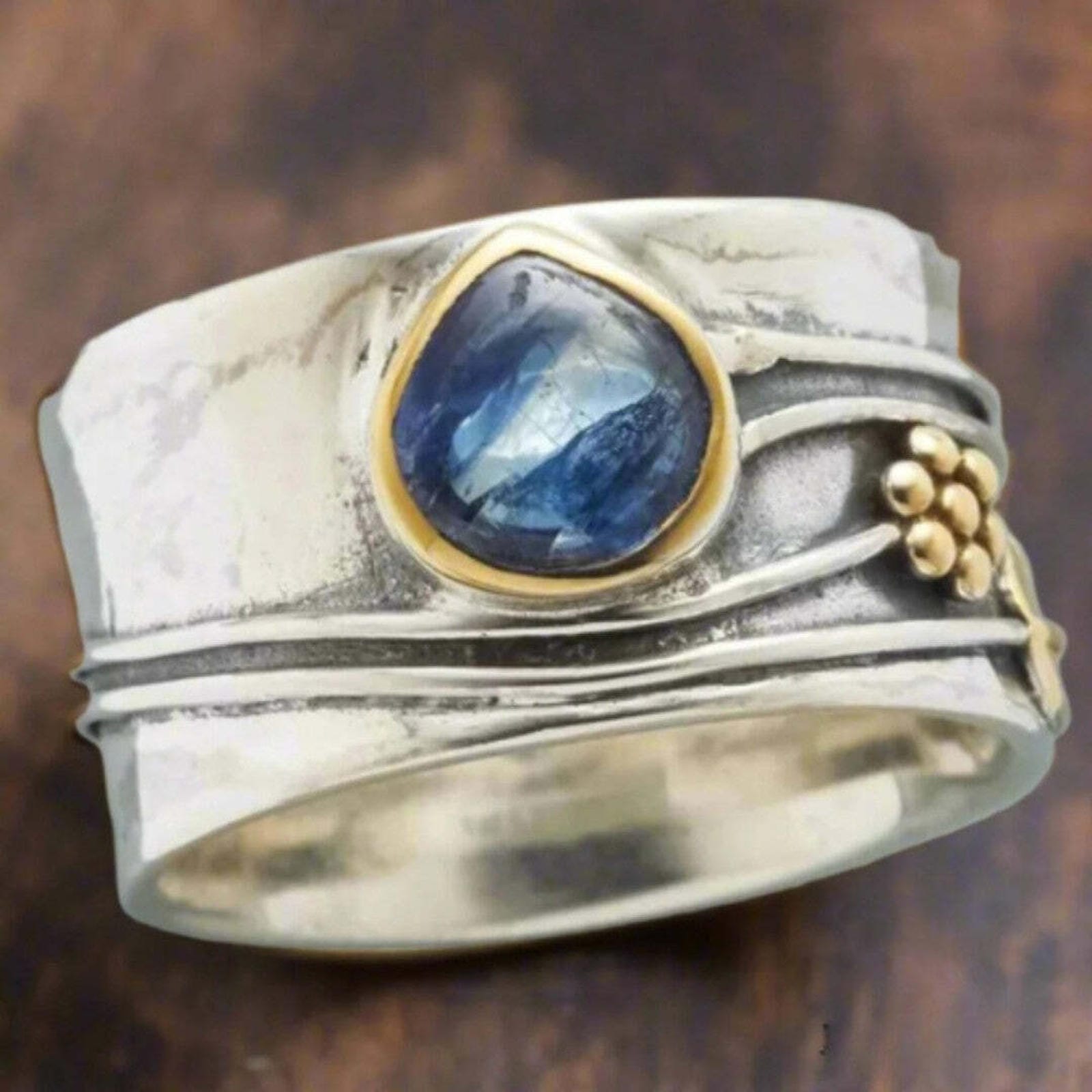 Bohemian Edelstein-Meditationsring