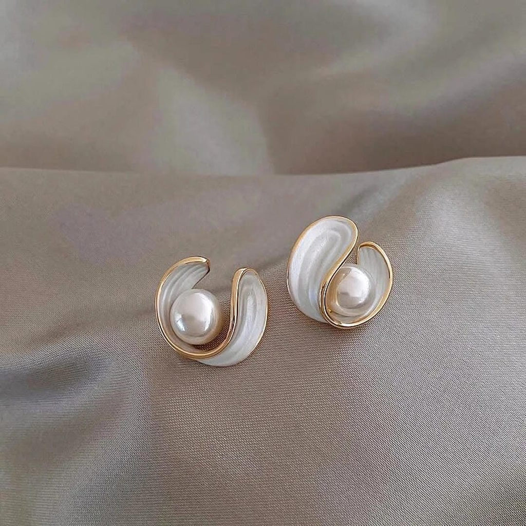 Elegante weiße Opalohrringe