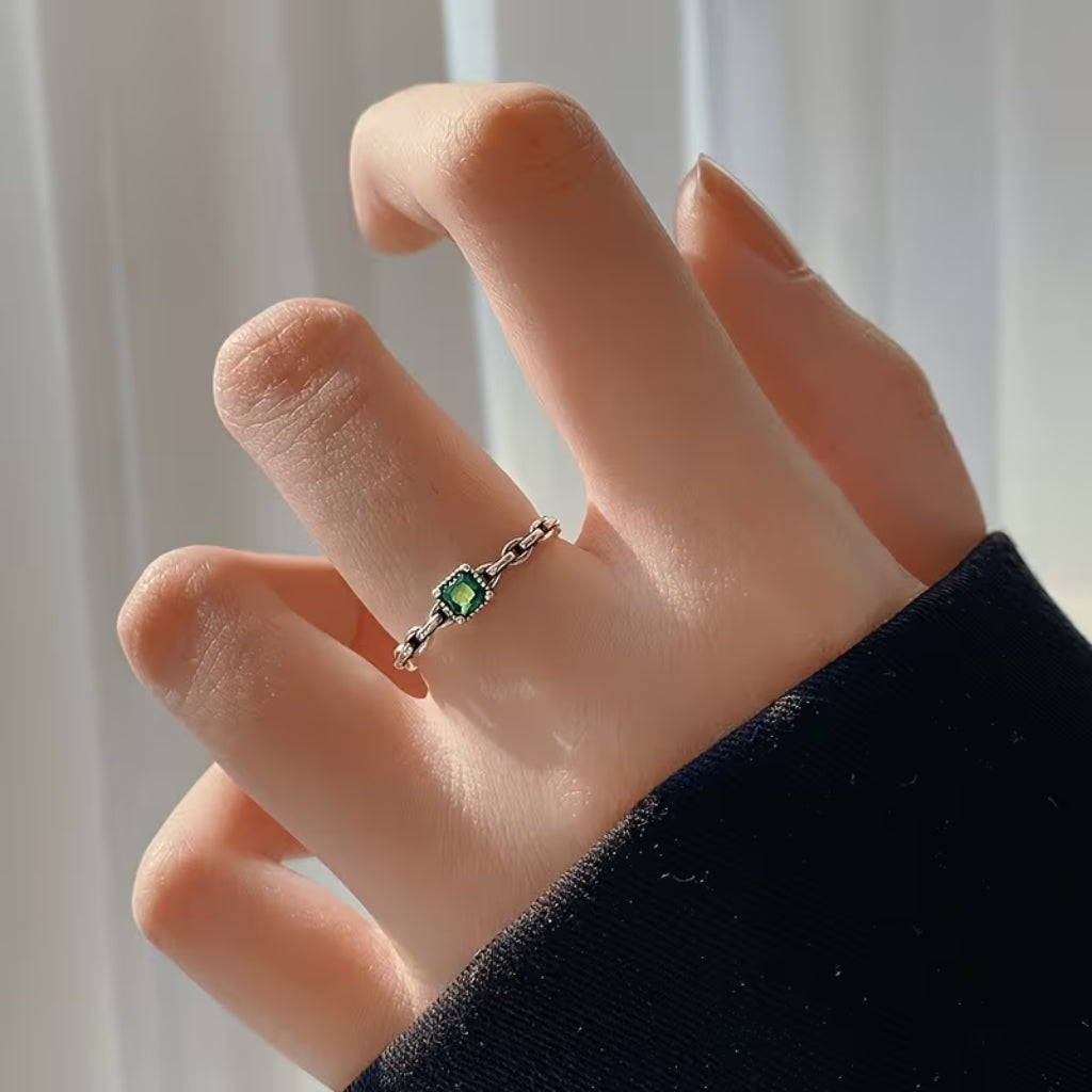 Smaragd-Link-Stil-Ring