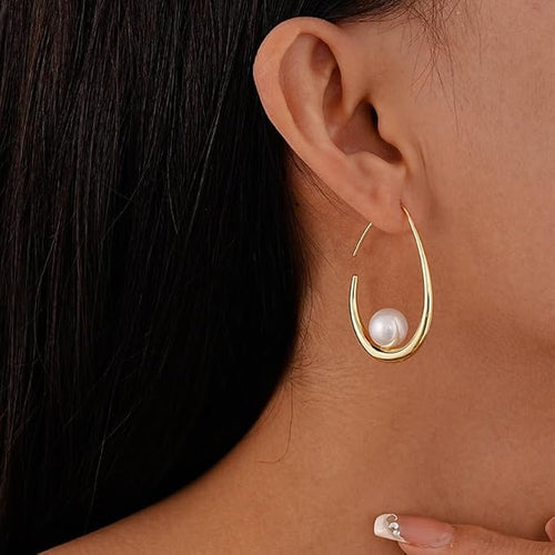 Crescent Pearl Hoop Ohrringe