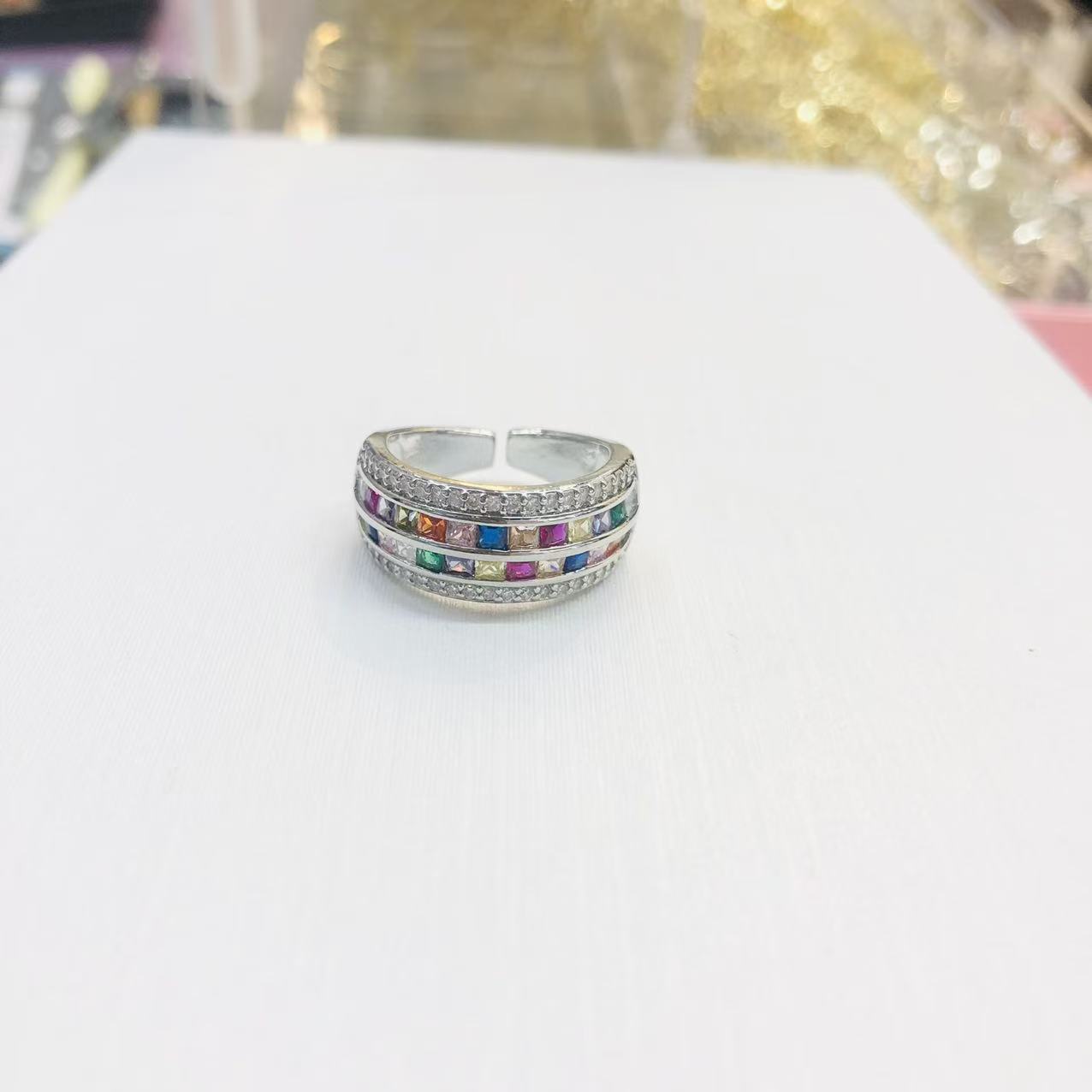 Regenbogenstein Eleganter Ring