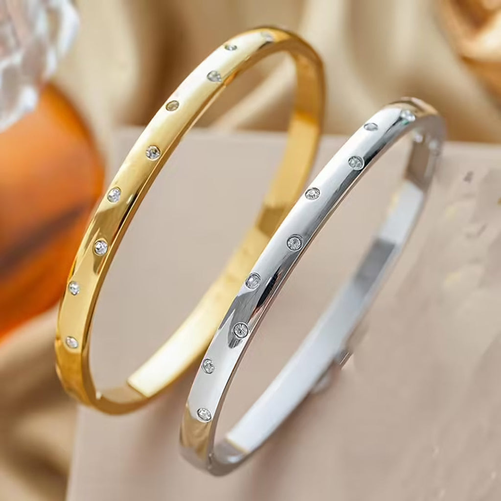 Zeitloses Goldenes Zirkonia-Armband
