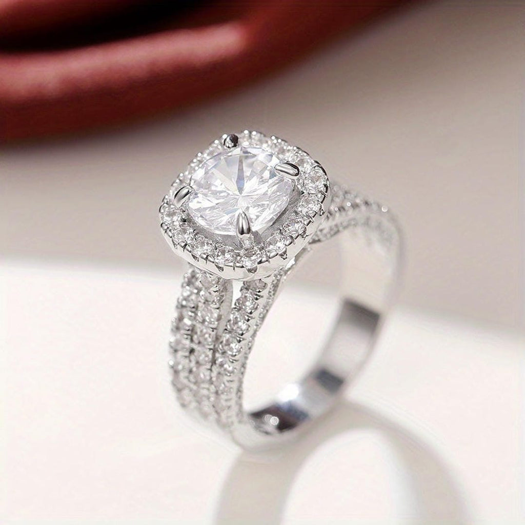 Kissen-Halo Pavé Statement Ring