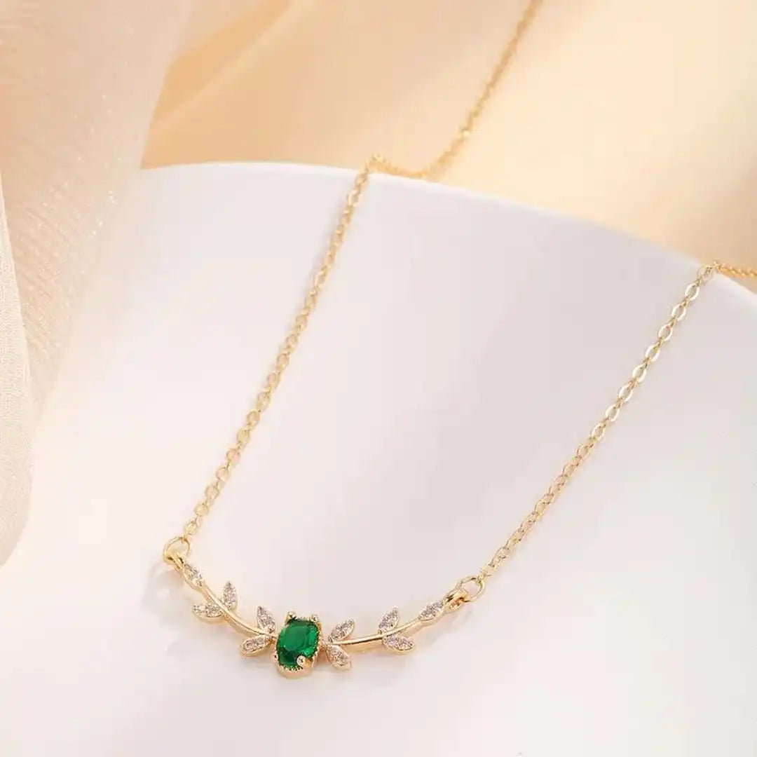 Klassischer Smaragd Marquise Blatt Anhänger