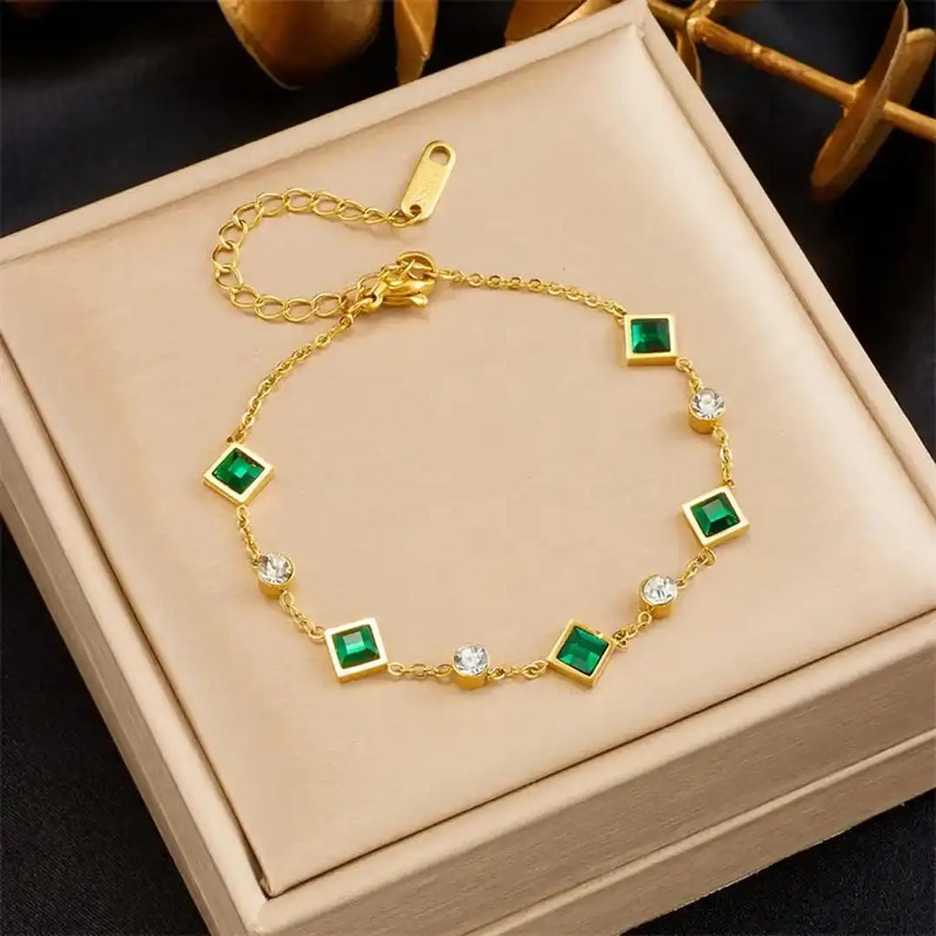 Elegantes Smaragd Quadrat Station Armband