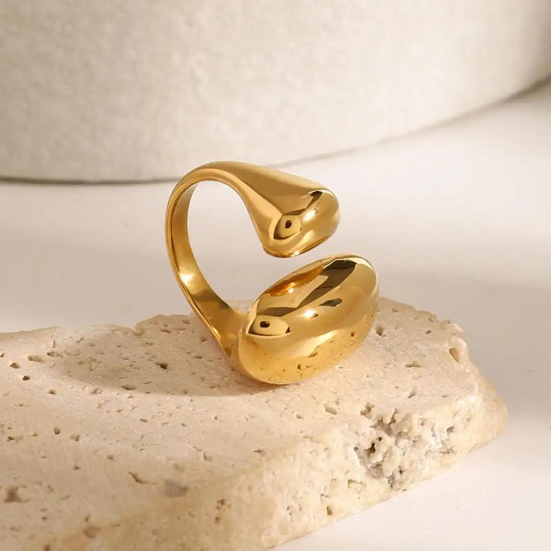 Minimalistischer Gold Flow Ring