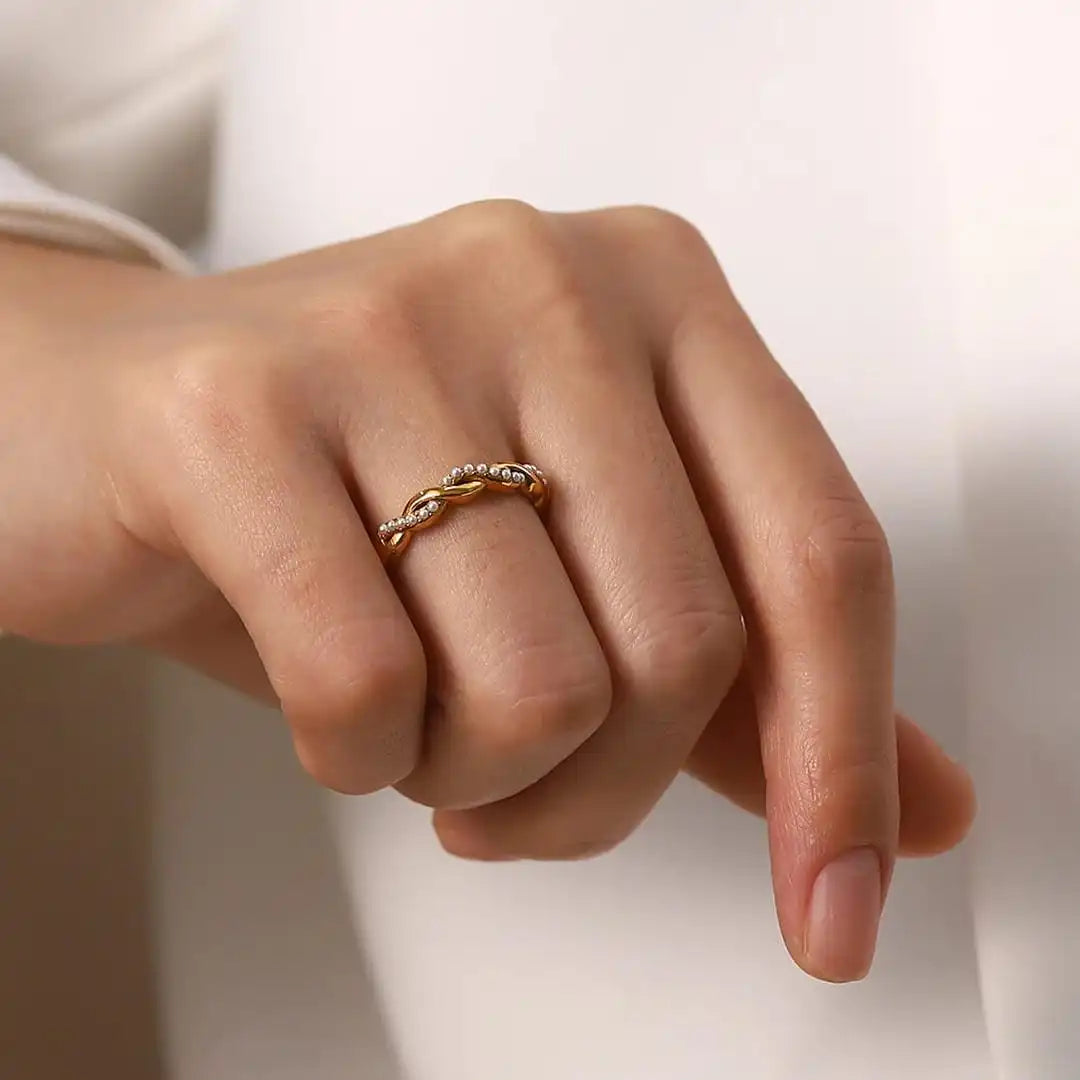 Zarter Gold-Drehperlen-Stapelring