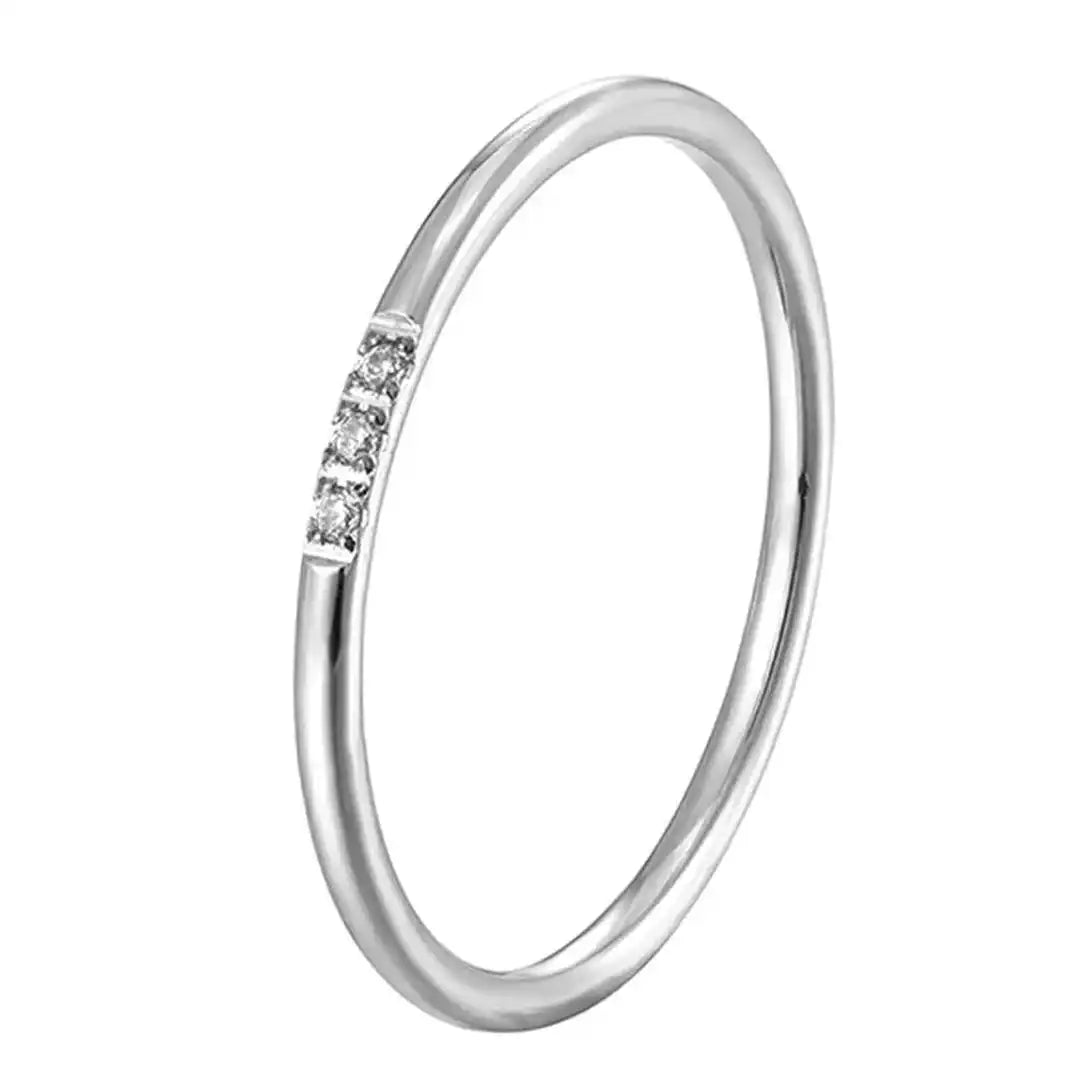 Zarter Drei-Steine-Stapelring