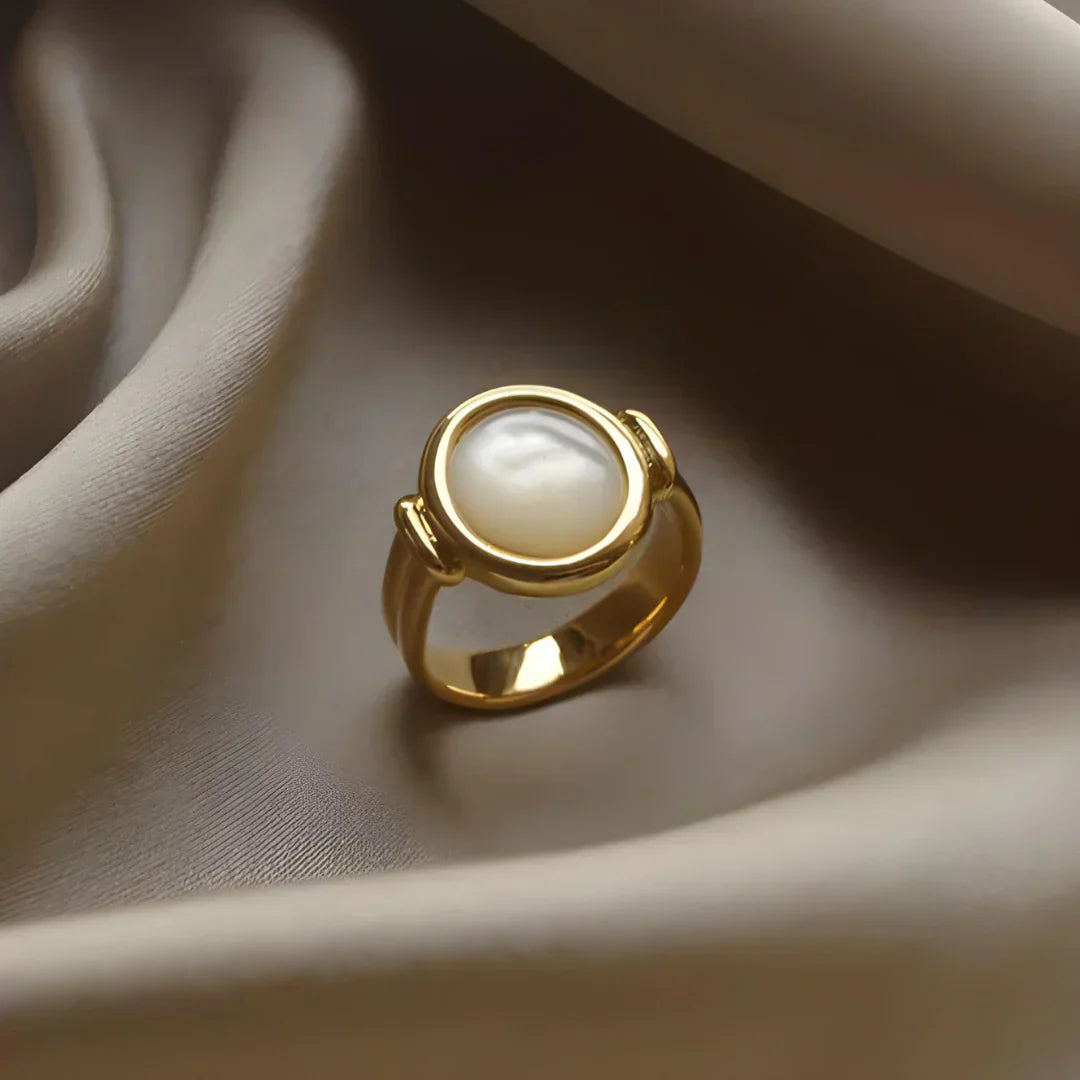 Eleganter Perlen-Goldring