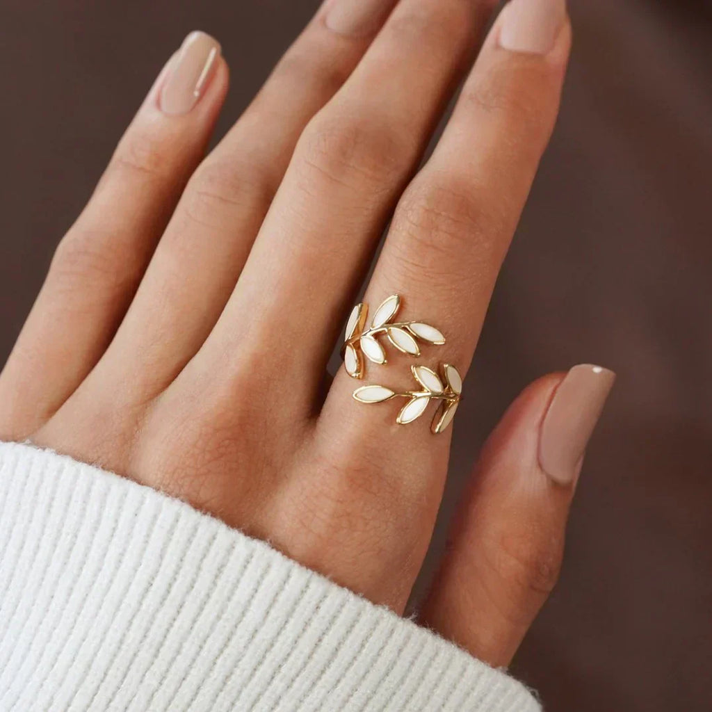 Weißer Opal Blatt Ring