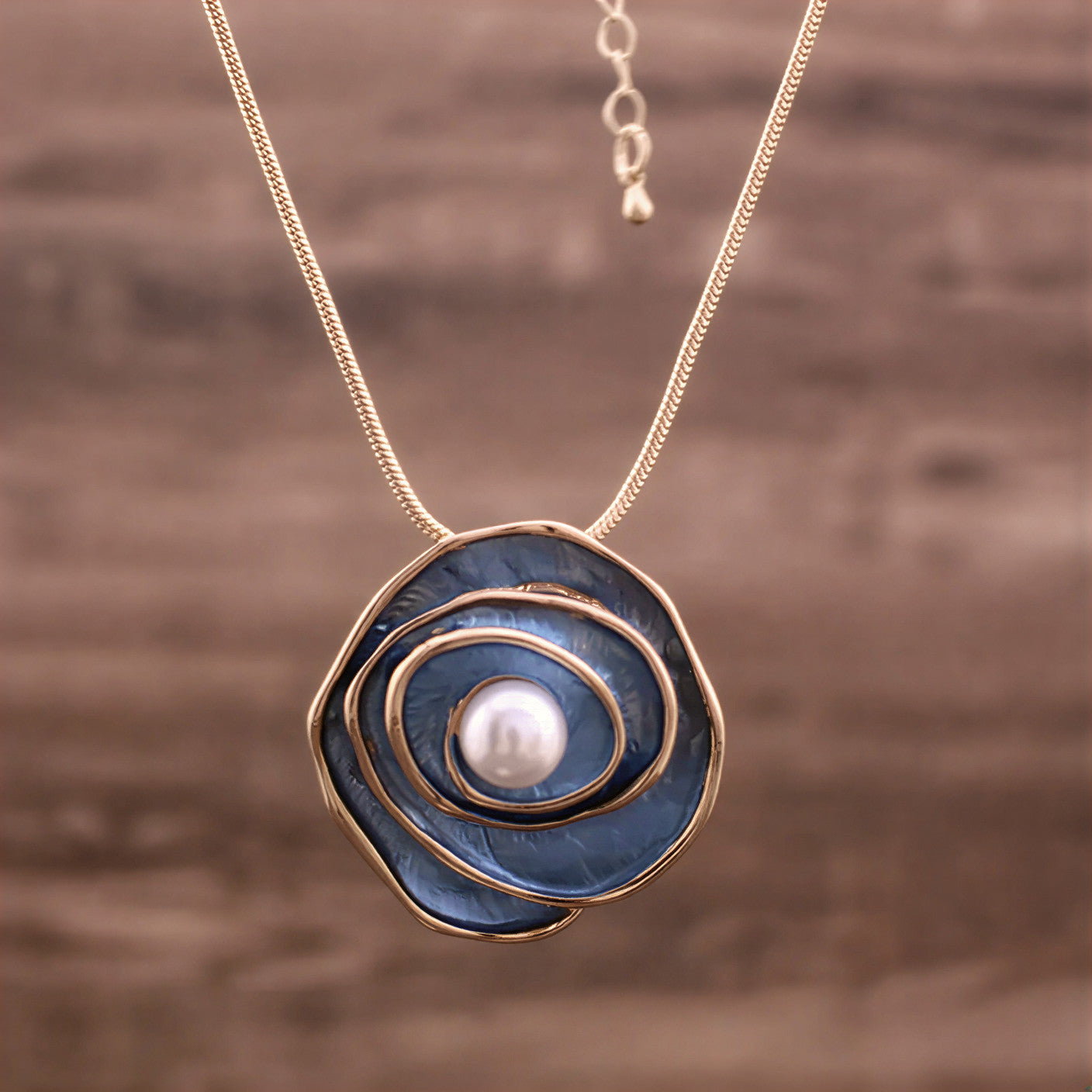 Blaue Eleganz Perlenkette