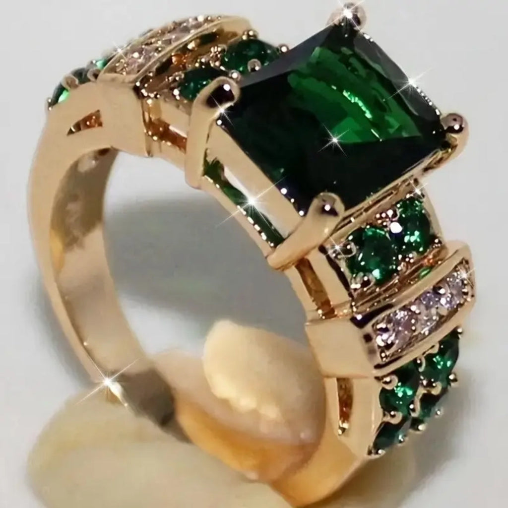Grüner Kristalliner Goldring