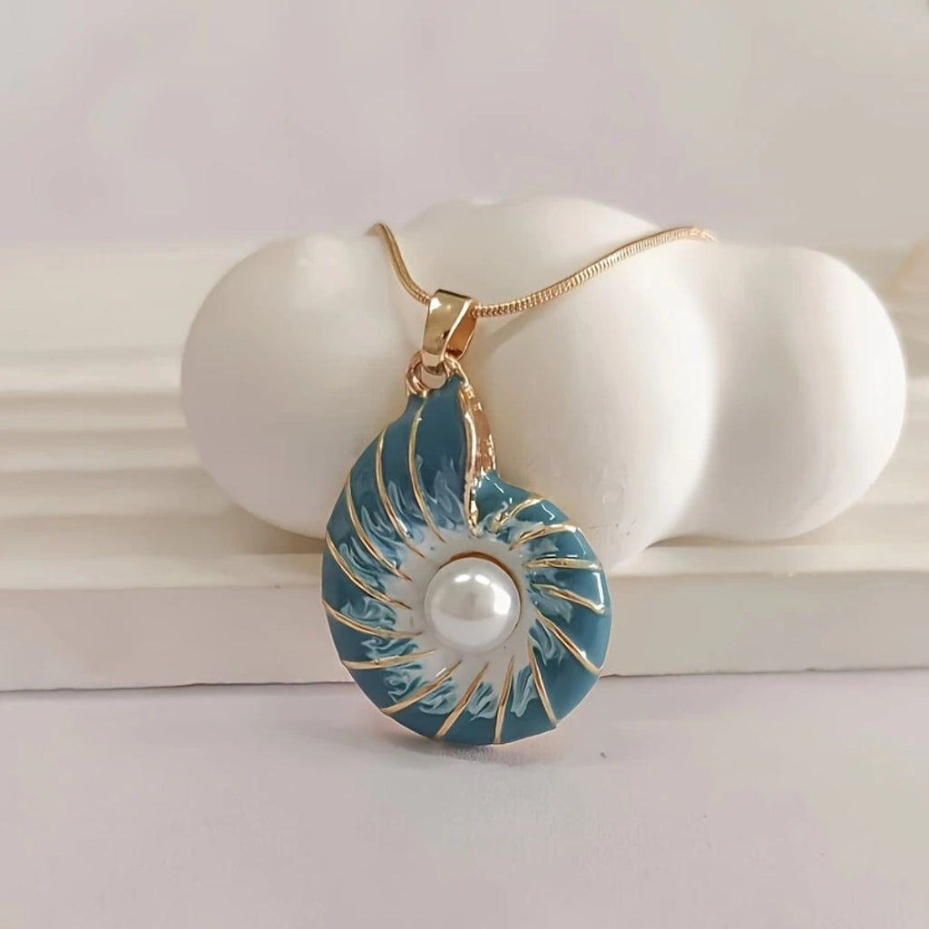 Perlenblaues Muschelhalsband