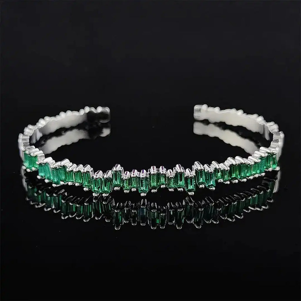 Modernes Smaragd-Zickzack-Armband