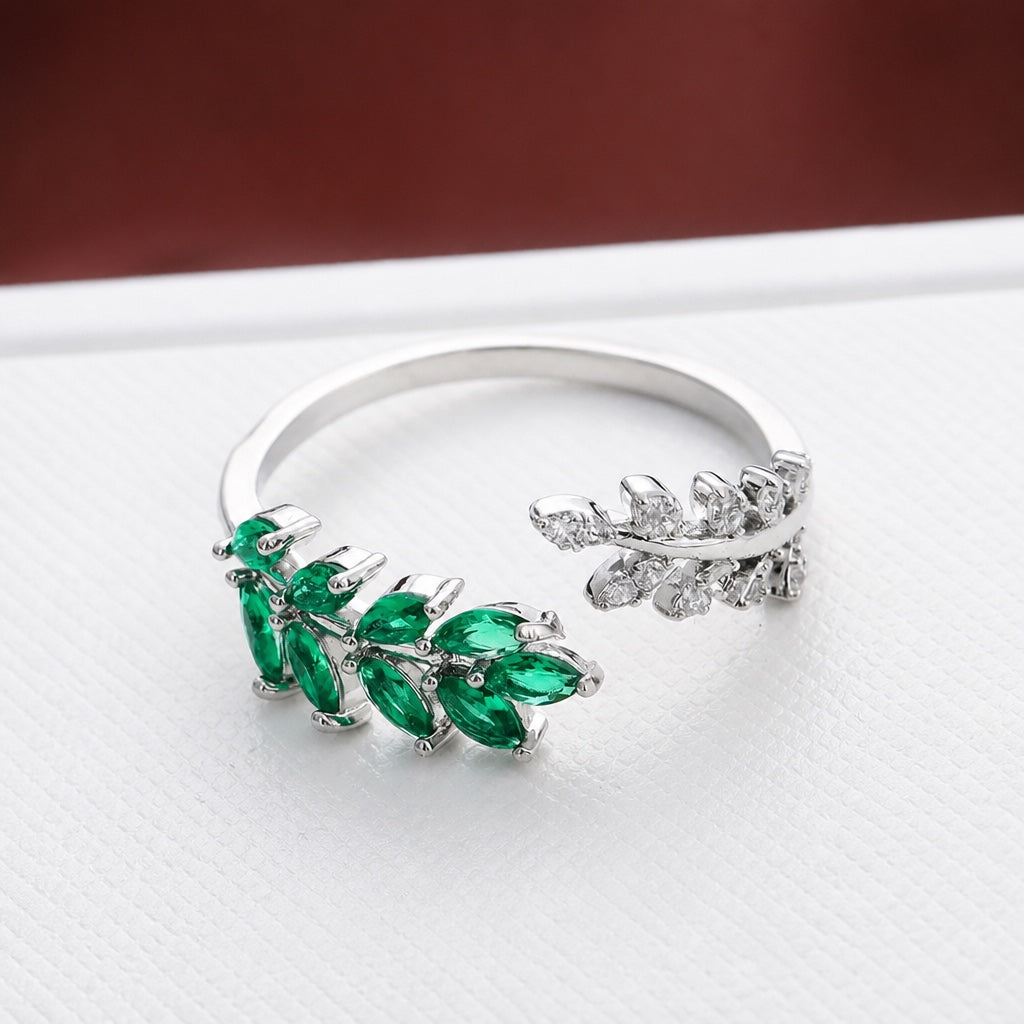 Zierlicher Smaragdgrüner Blatt-Ring