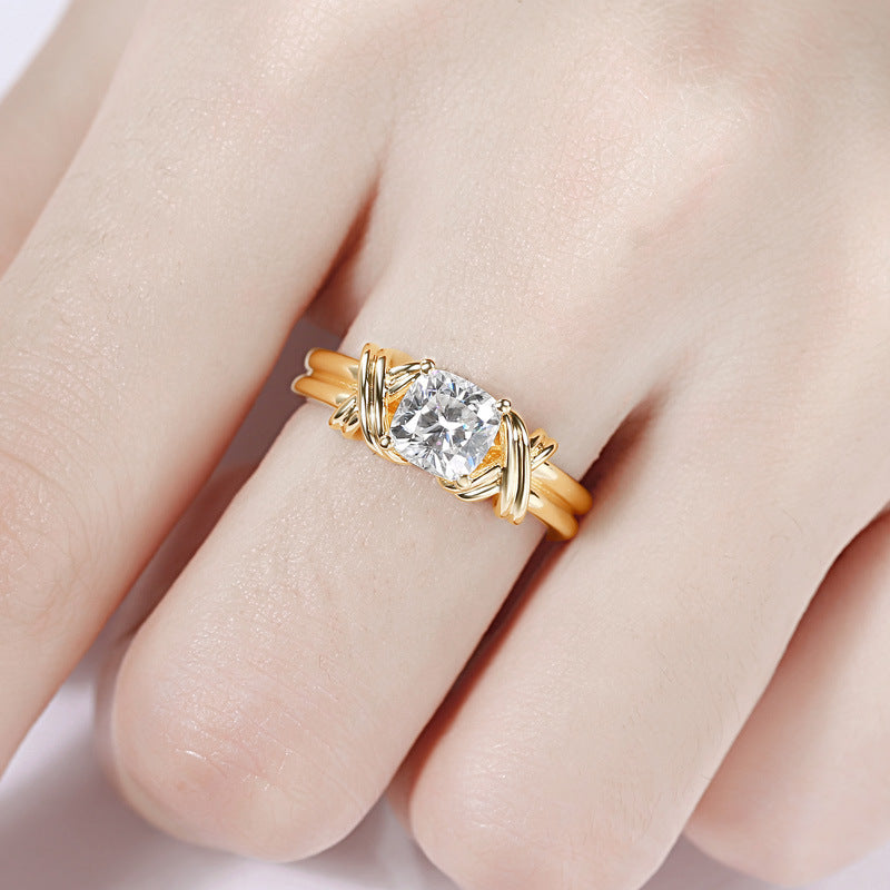 Geknoteter Band Statement Ring