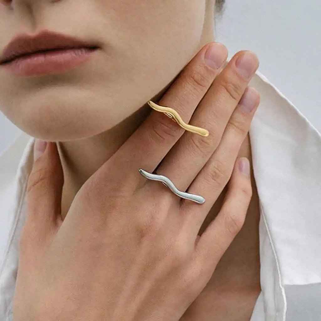 Minimalistischer Goldzweig-Ring