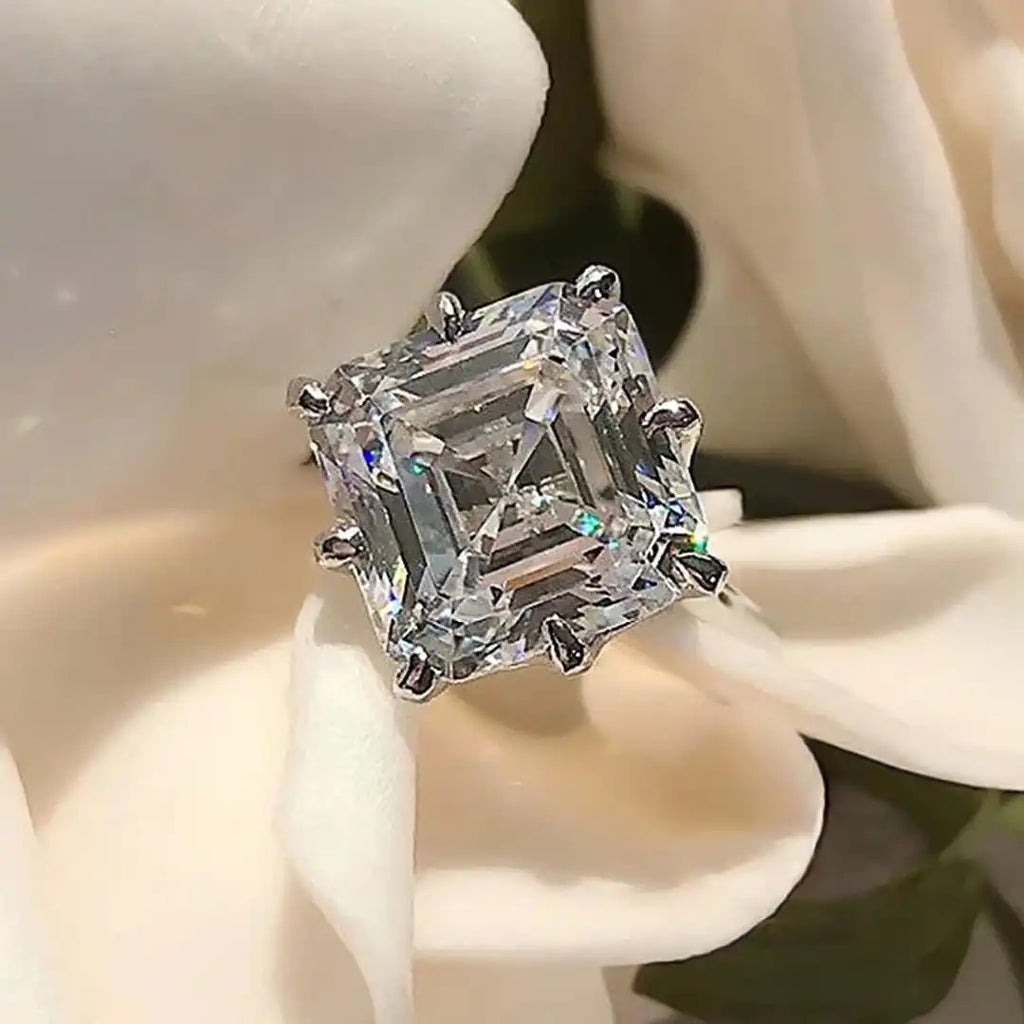 Zeitloser Goldring mit Zirkonia