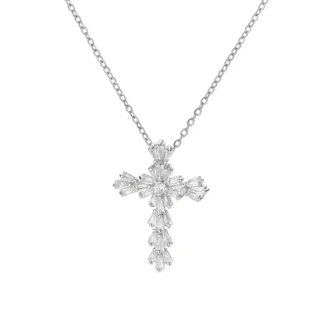 Zeitloses Silber-Zirkonia-Kreuz-Halsband