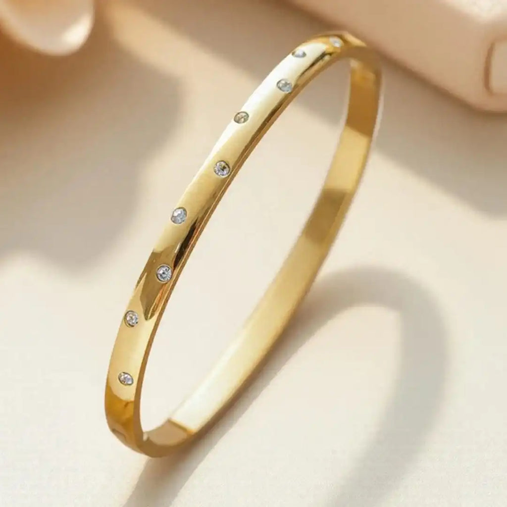 Zeitloses Goldenes Zirkonia-Armband