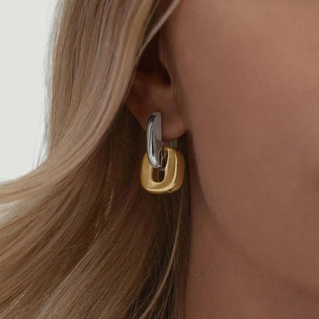 Minimalistische Zwei-Ton Gold Oval Ohrringe