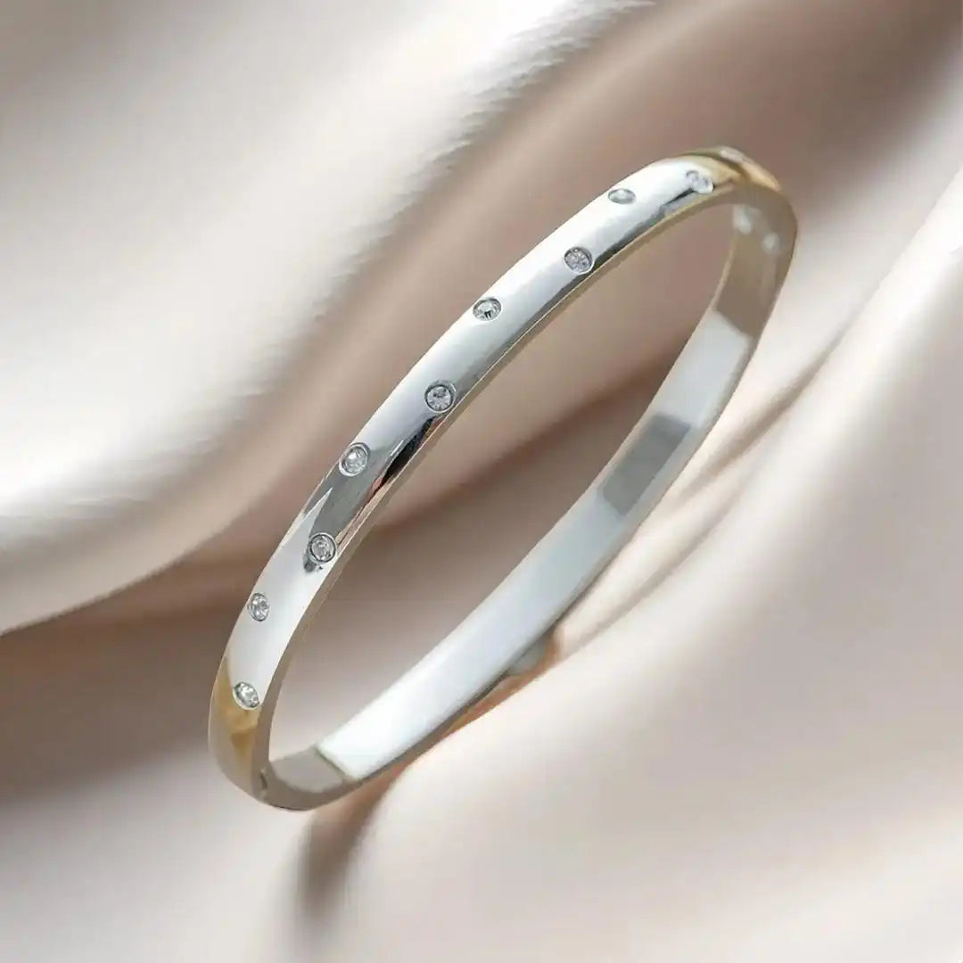 Zeitloses Goldenes Zirkonia-Armband