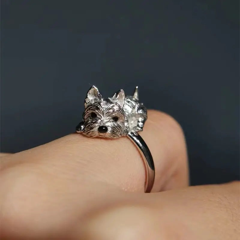 Verstellbarer Ring mit Kristallhund