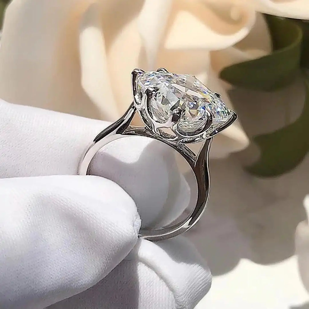 Zeitloser Goldring mit Zirkonia