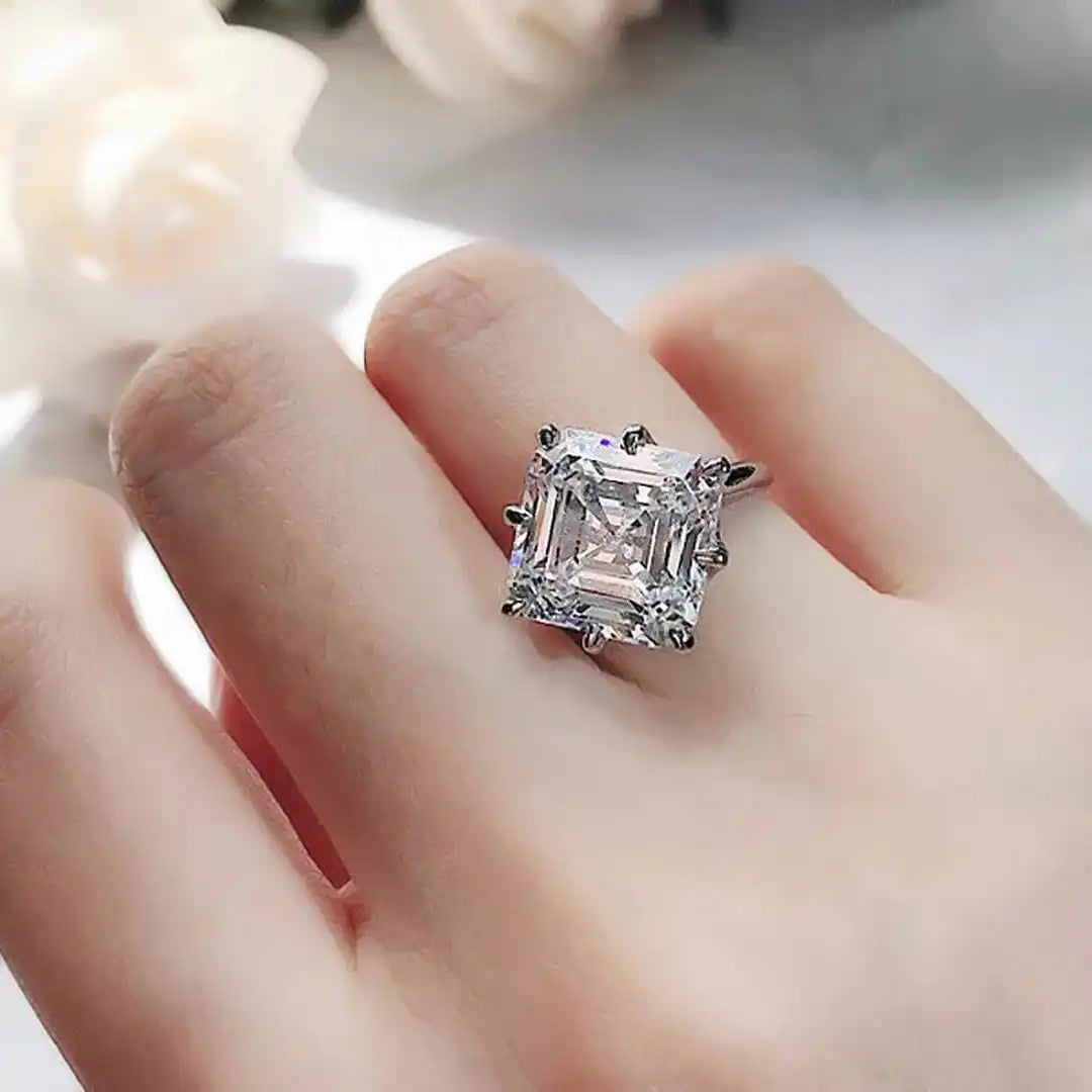 Zeitloser Goldring mit Zirkonia
