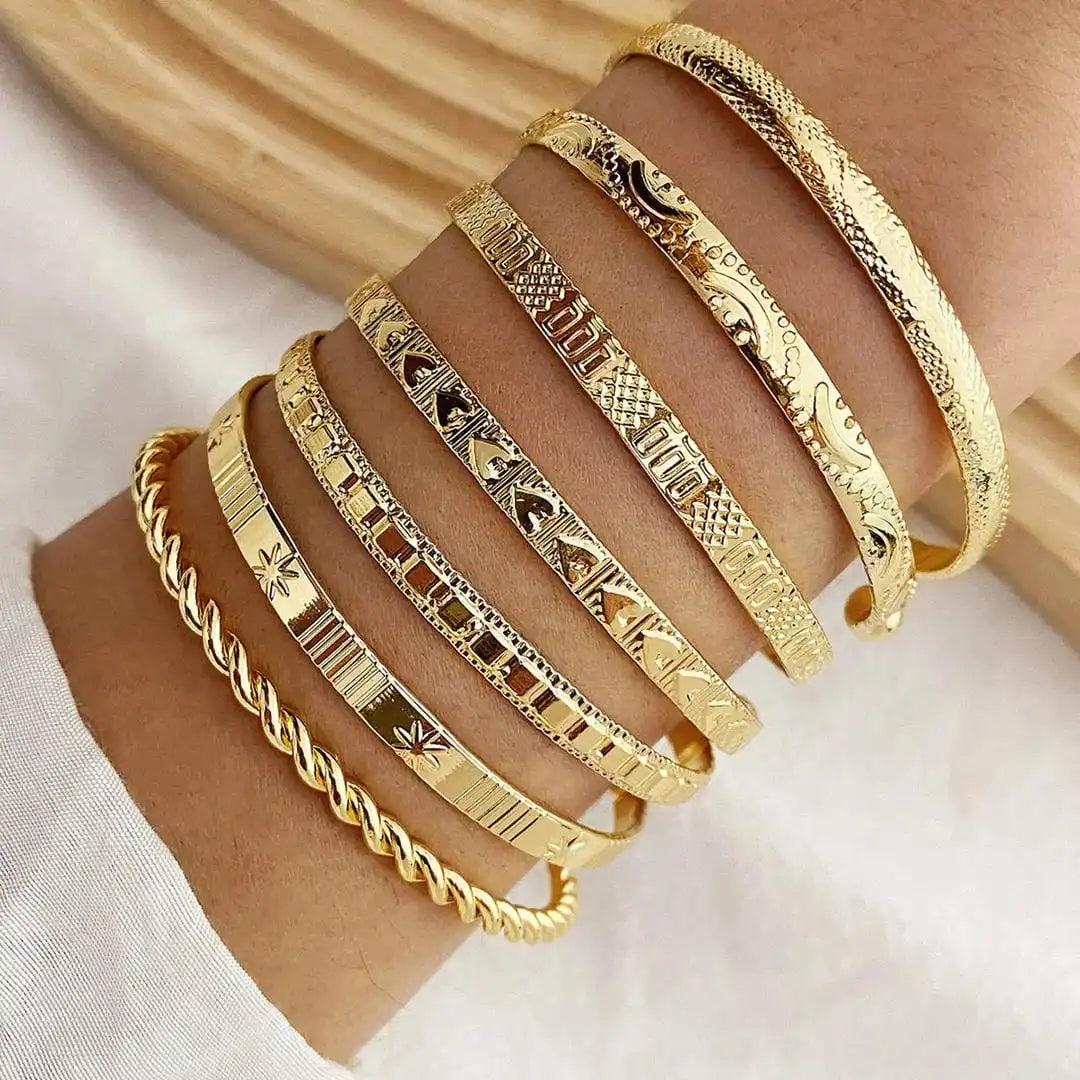 Goldenes Offenes Armreif Resort Armband Set
