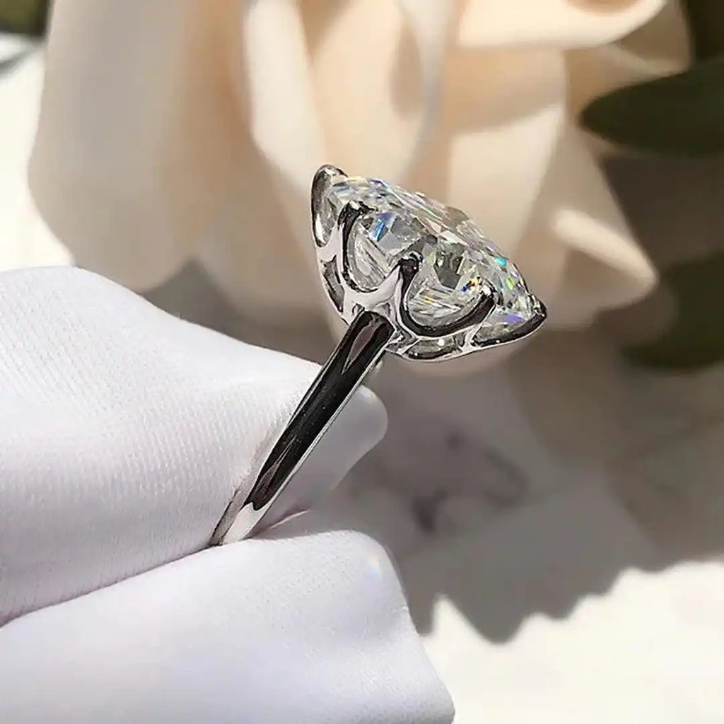 Zeitloser Goldring mit Zirkonia