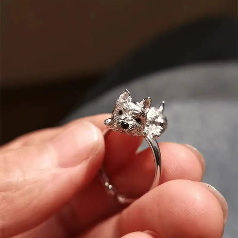 Verstellbarer Ring mit Kristallhund