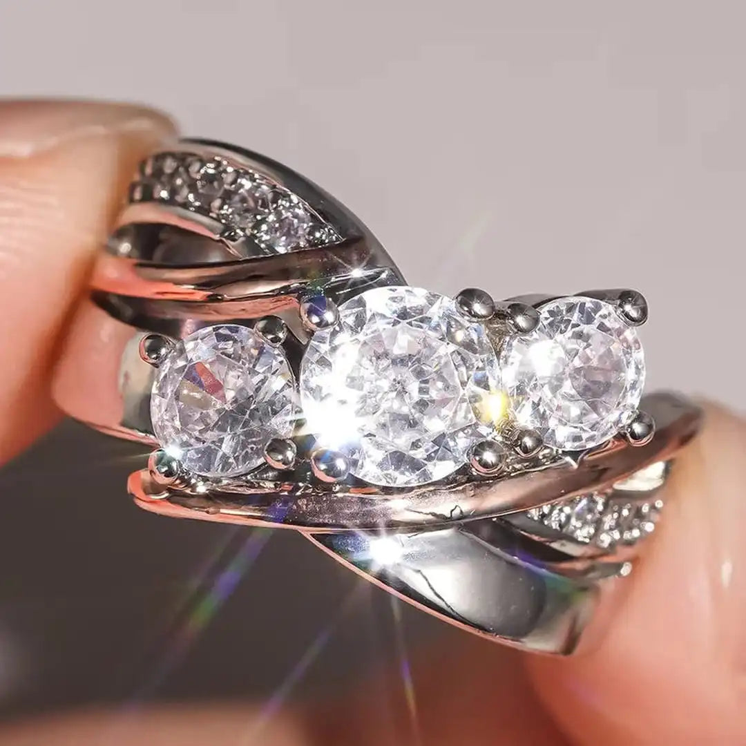 Dreidimensionaler Gold- und Silber-Zirkonia-Ring