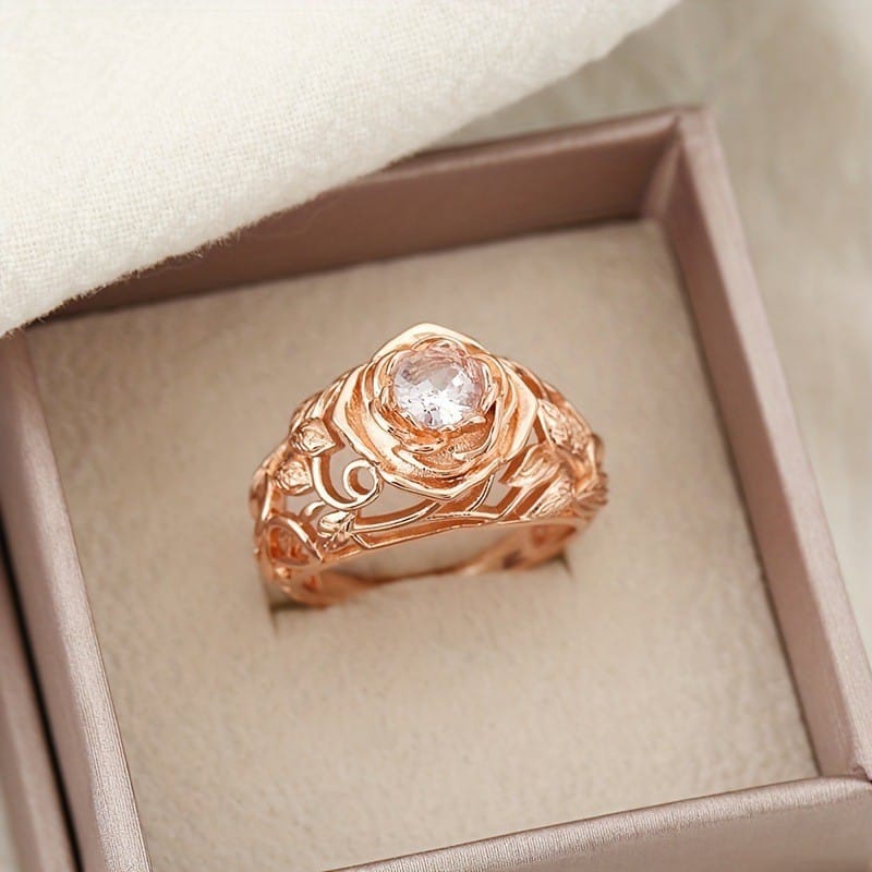 Zirkonia Rose Carved Vintage Ring