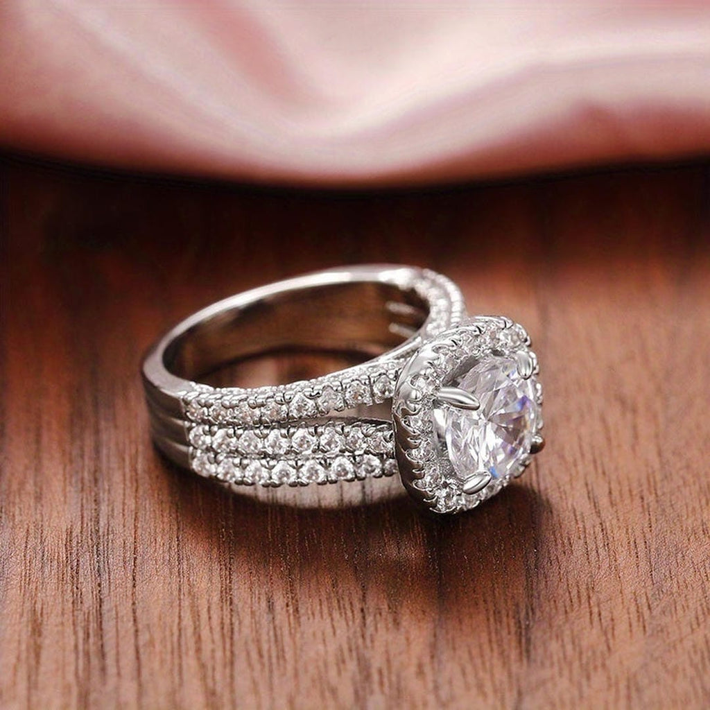 Kissen-Halo Pavé Statement Ring