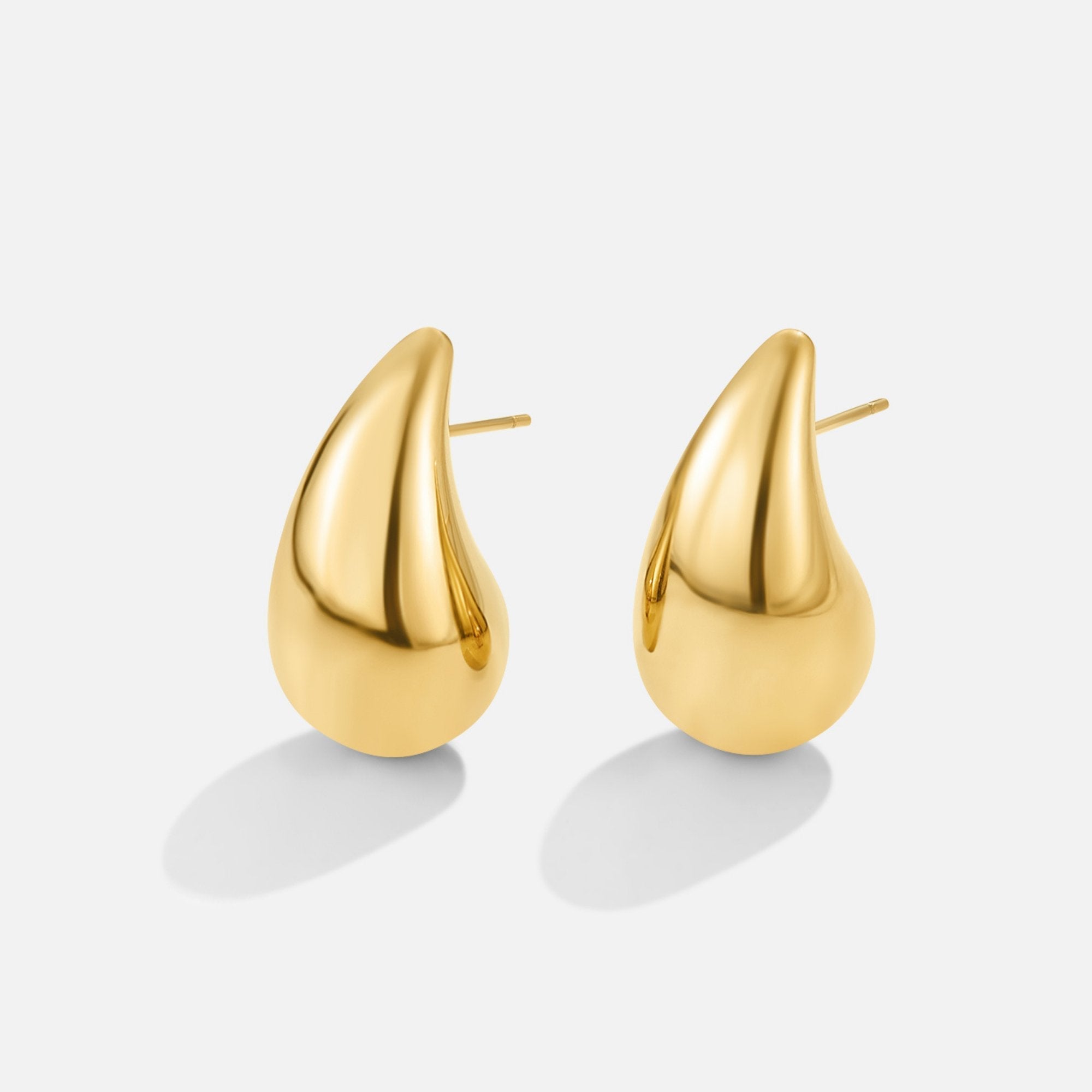 Goldene Tropfenohrringe