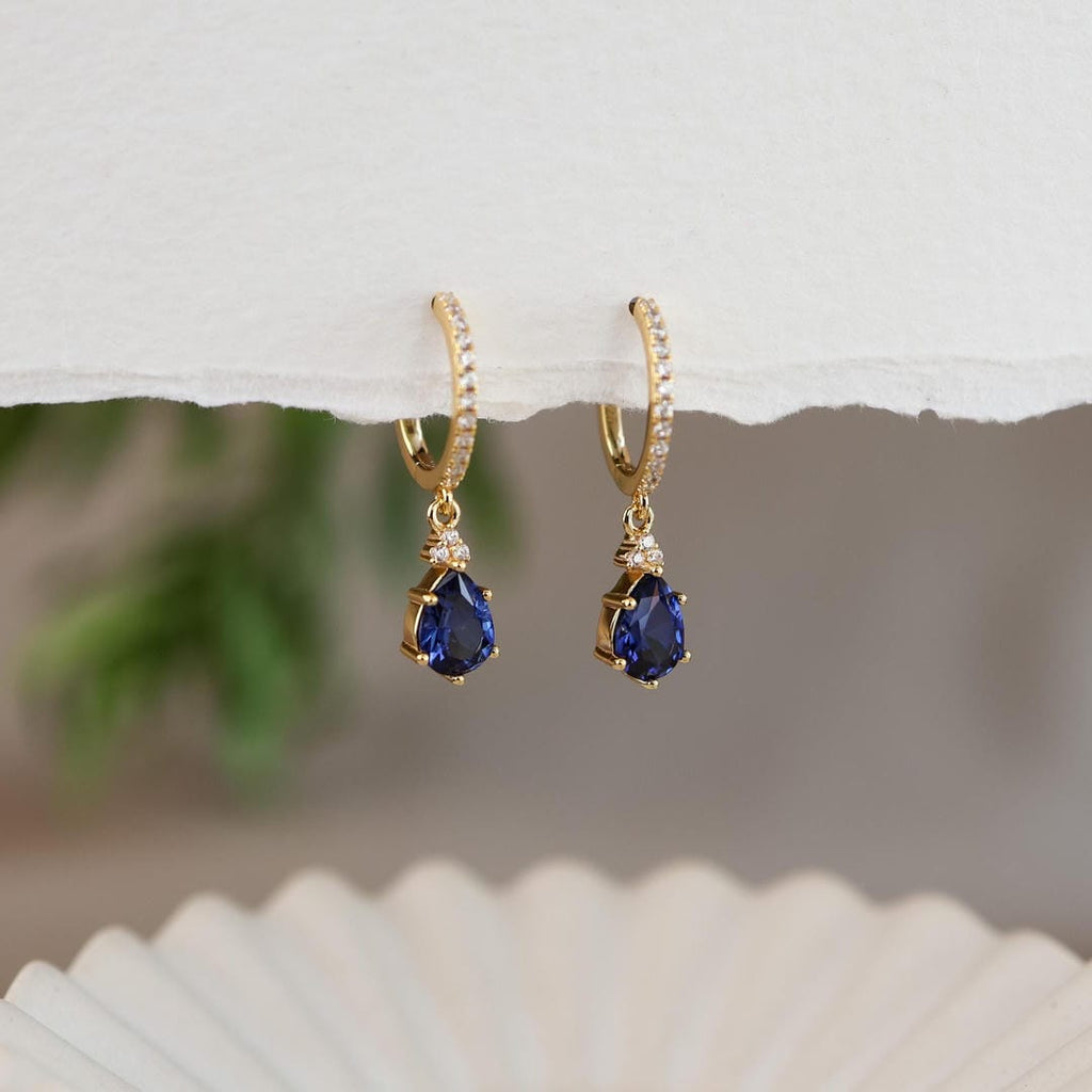 Gold-Saphir-Steine-Hoops Ohrringe