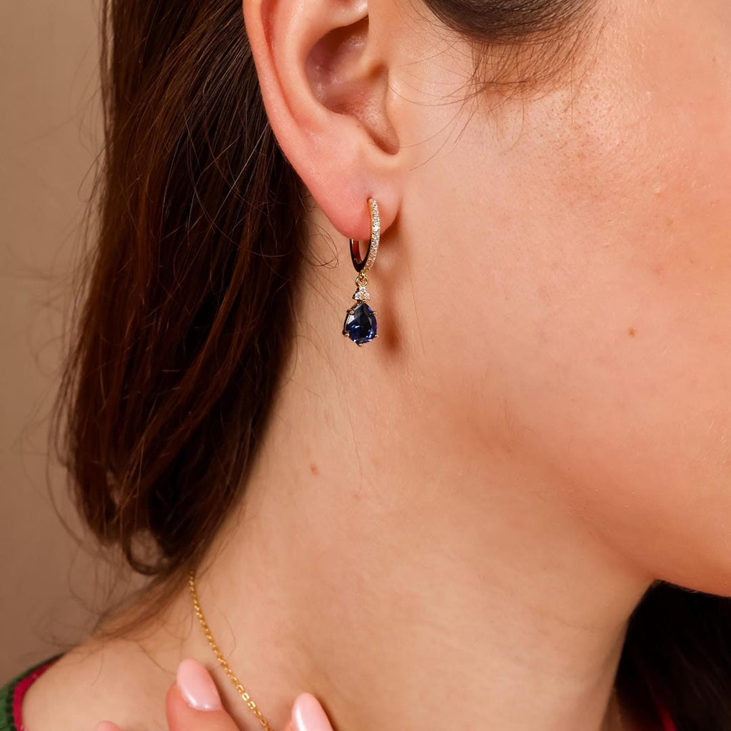 Gold-Saphir-Steine-Hoops Ohrringe