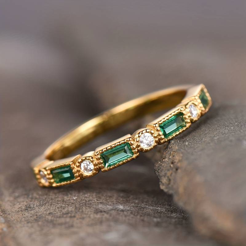 Grüner Zirkonia-Goldring mit Einlage