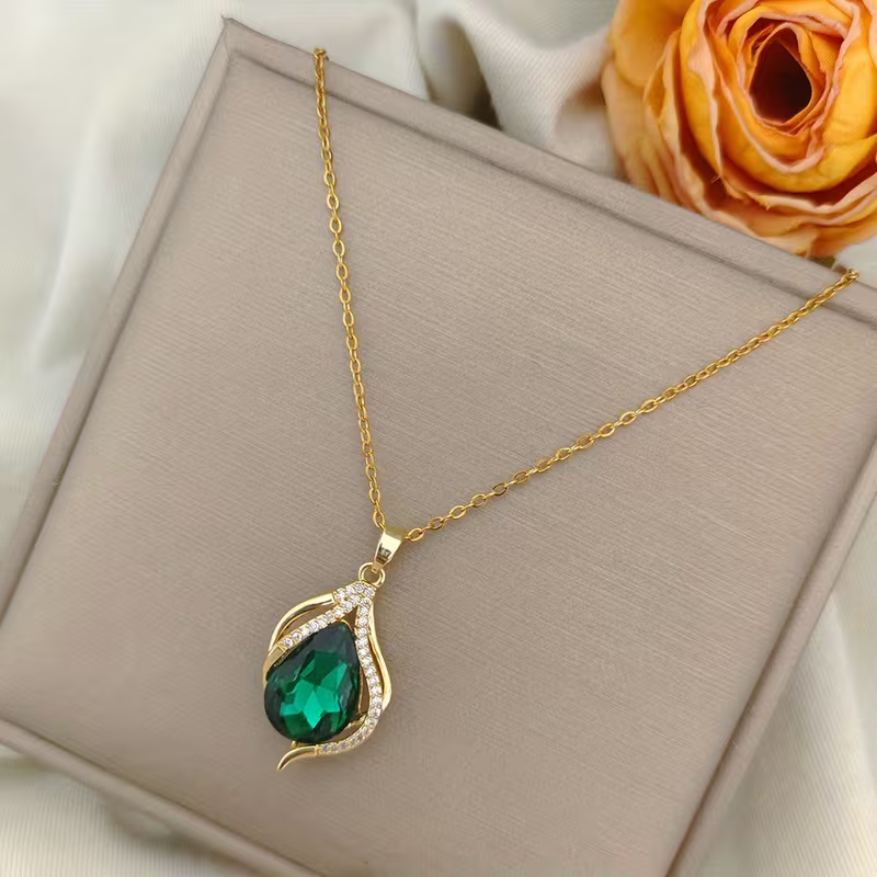 Grünes Kristallwellen-Halsband