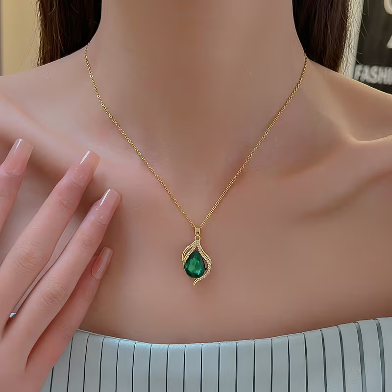 Grünes Kristallwellen-Halsband