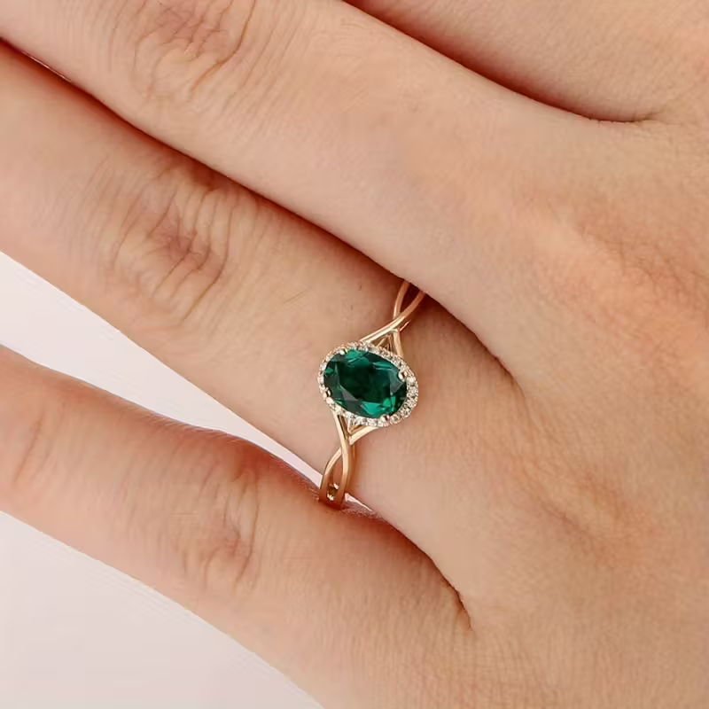 Grüner Twist-Stil Ring