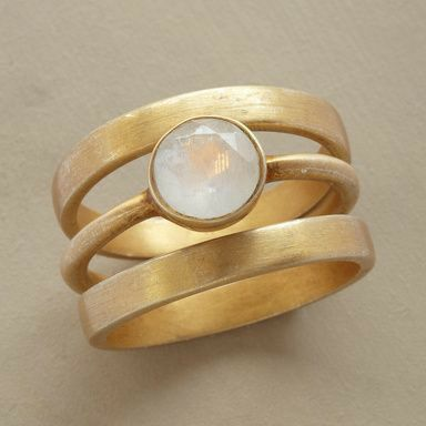 Mondstein Gold Statement Ring