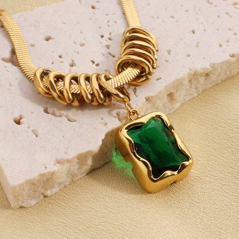 Grünes Kubisches Kristall-Halsband