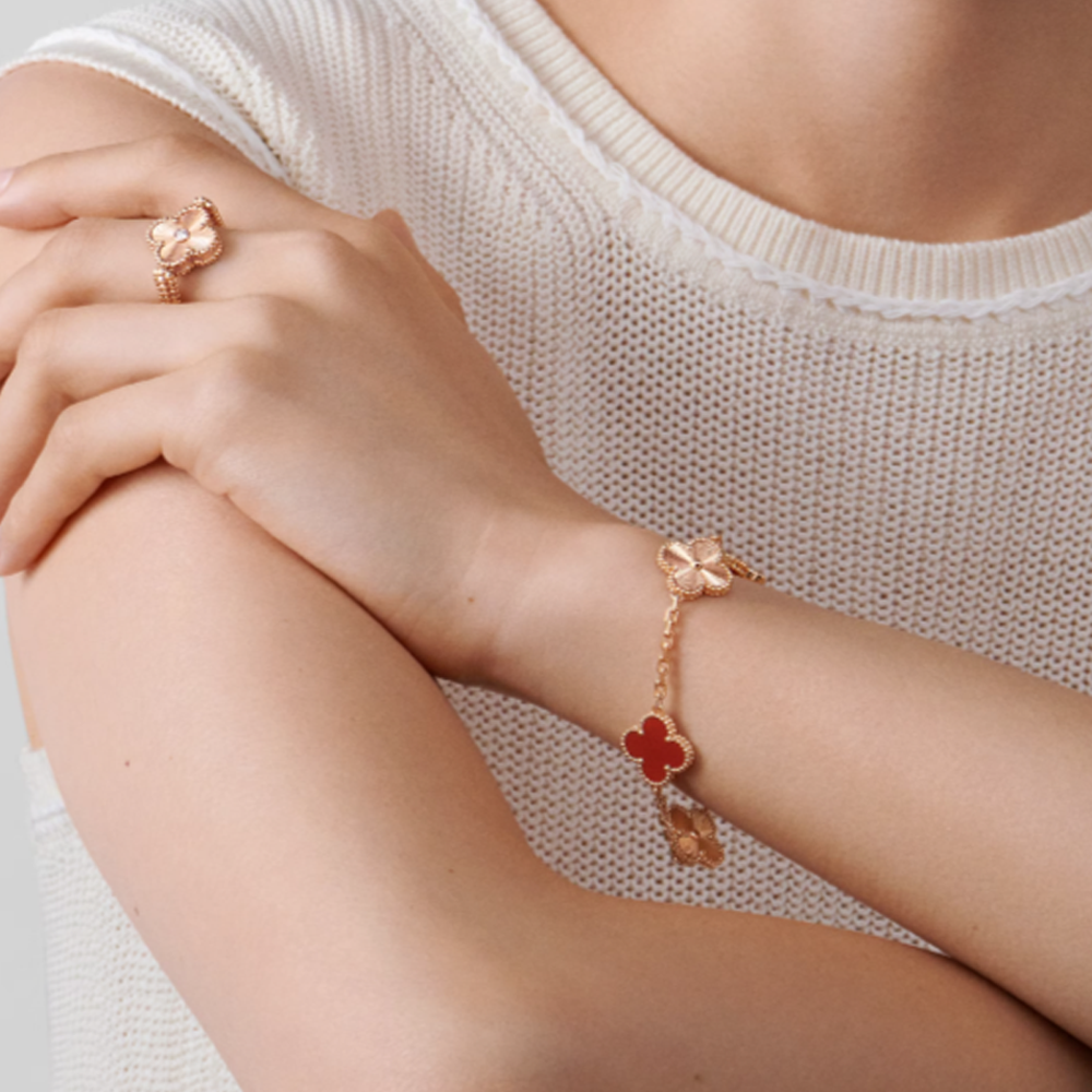 CLOVER | Armband Rot Roségold Guilloché