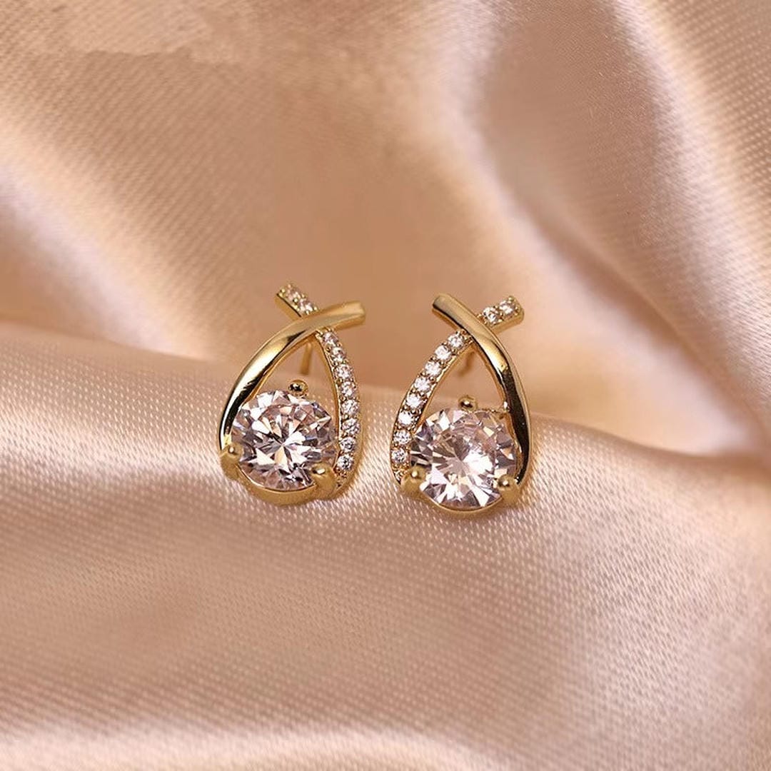 Luxus Verdrehte Tropfen Cubic Stud Ohrringe